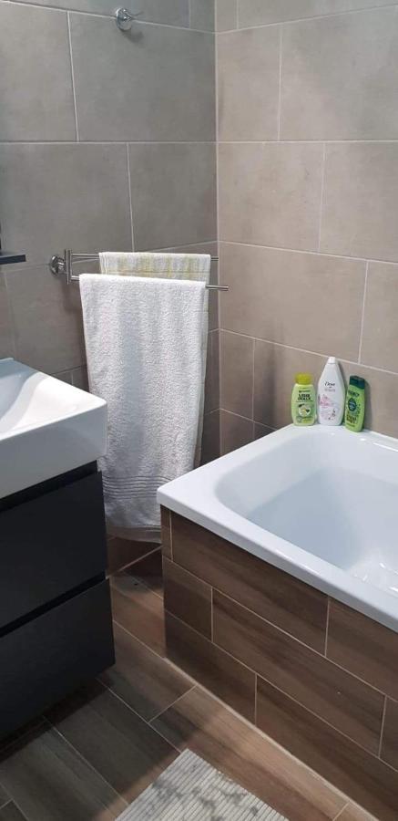 Апартаменты Apartament Modern Ioan Popasu Брашов Экстерьер фото